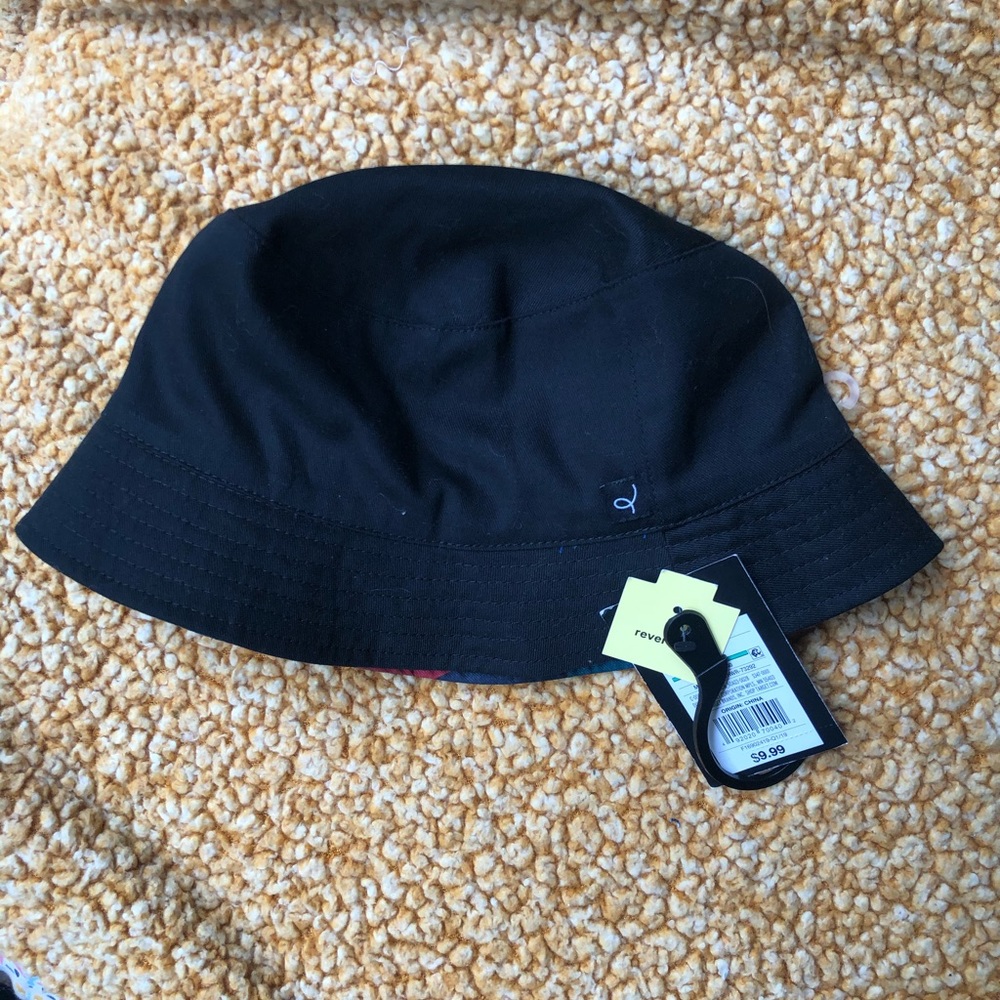 SOLD Funky reversible black bucket hat